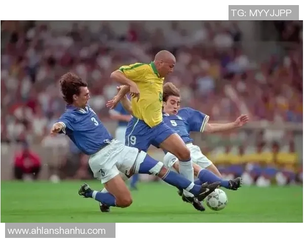 扎马尾辩的足球明星揭秘他们的成长历程与场上风采